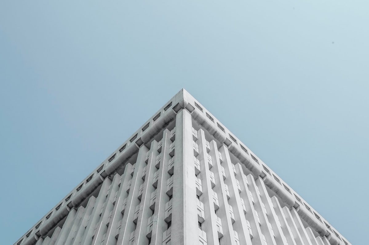 华体会:用热爱照亮赛场,用专业守护每一次观赛