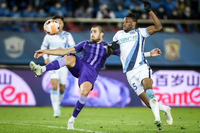 开云在线-哈兰德式进球+防守滴水不漏 他才是津门虎主心骨