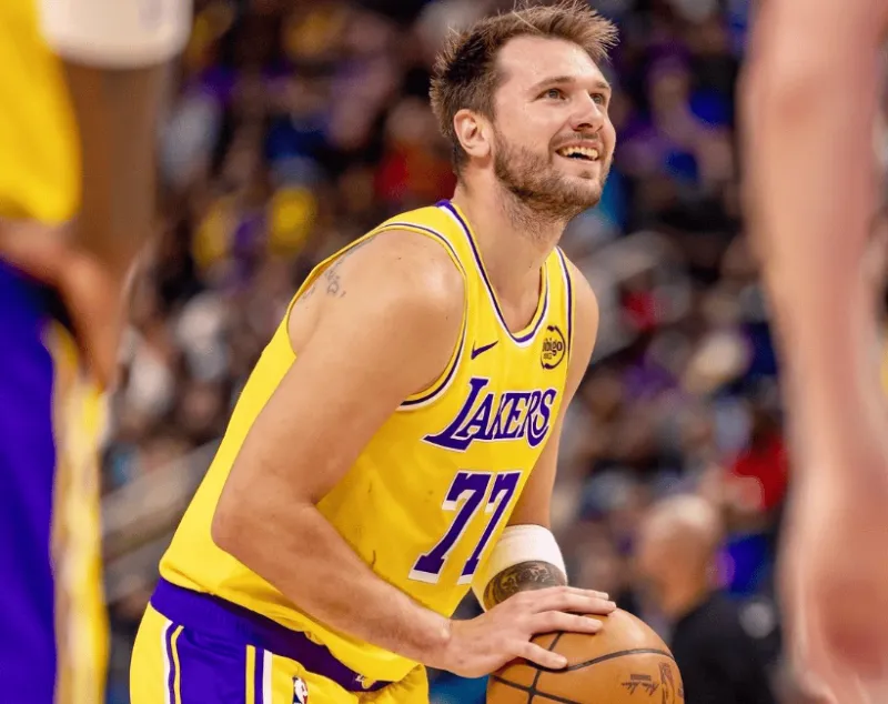 开云体育下载-得分手！东契奇目前连续21场20+、连续13场30+、连续3场40+