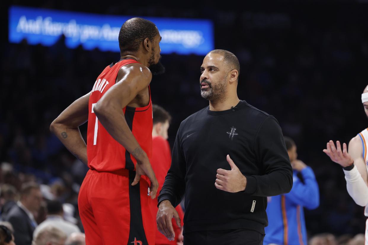 奥科吉再获重用!火箭新2阵亮相:主打1大4小阵容,护筐三分兼顾